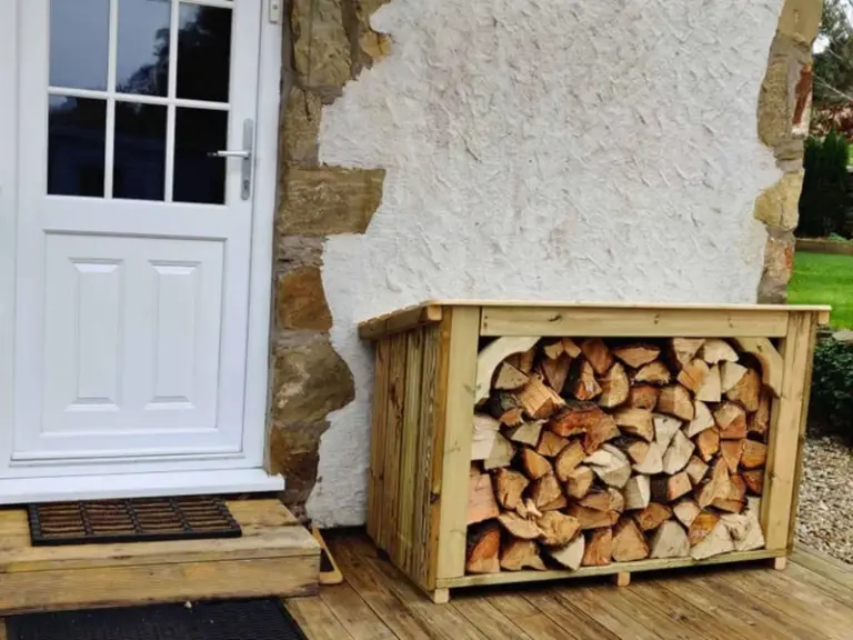 The Coppice – The Small Log Store